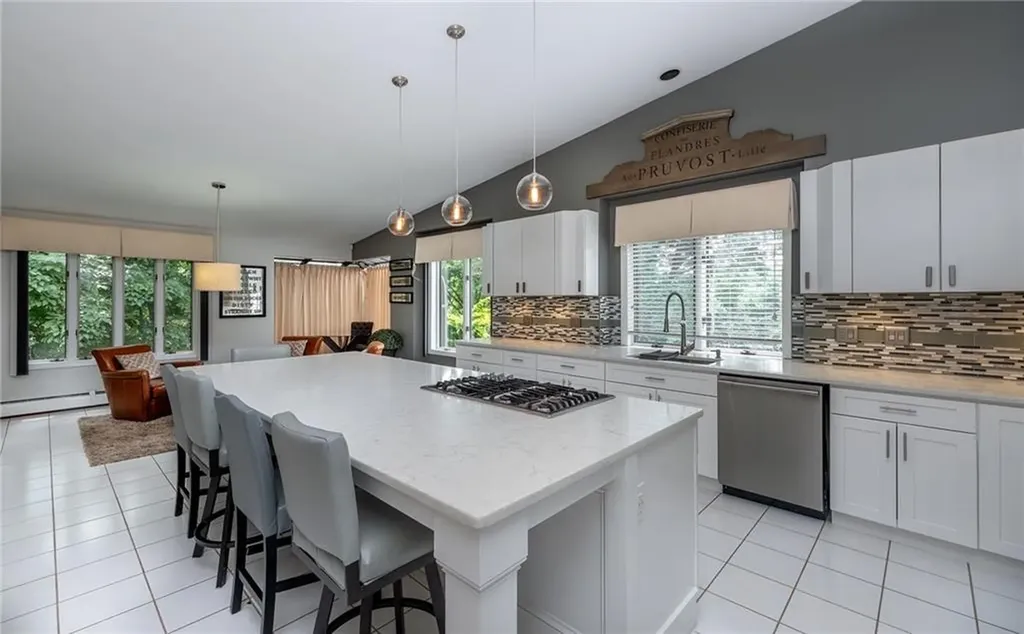18 Heritage Drive Lincoln RI 02865