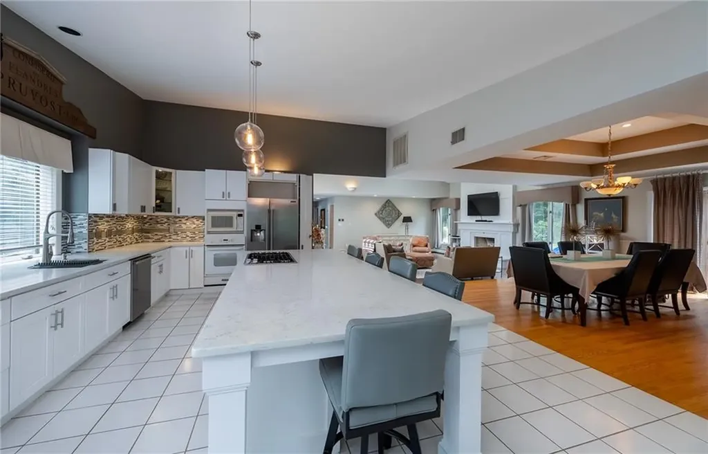 18 Heritage Drive Lincoln RI 02865