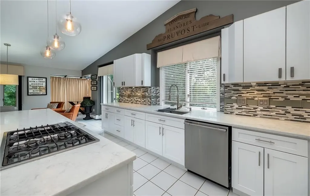 18 Heritage Drive Lincoln RI 02865