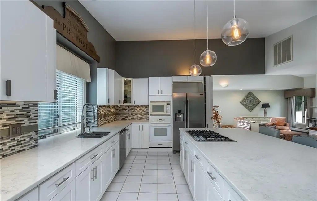 18 Heritage Drive Lincoln RI 02865