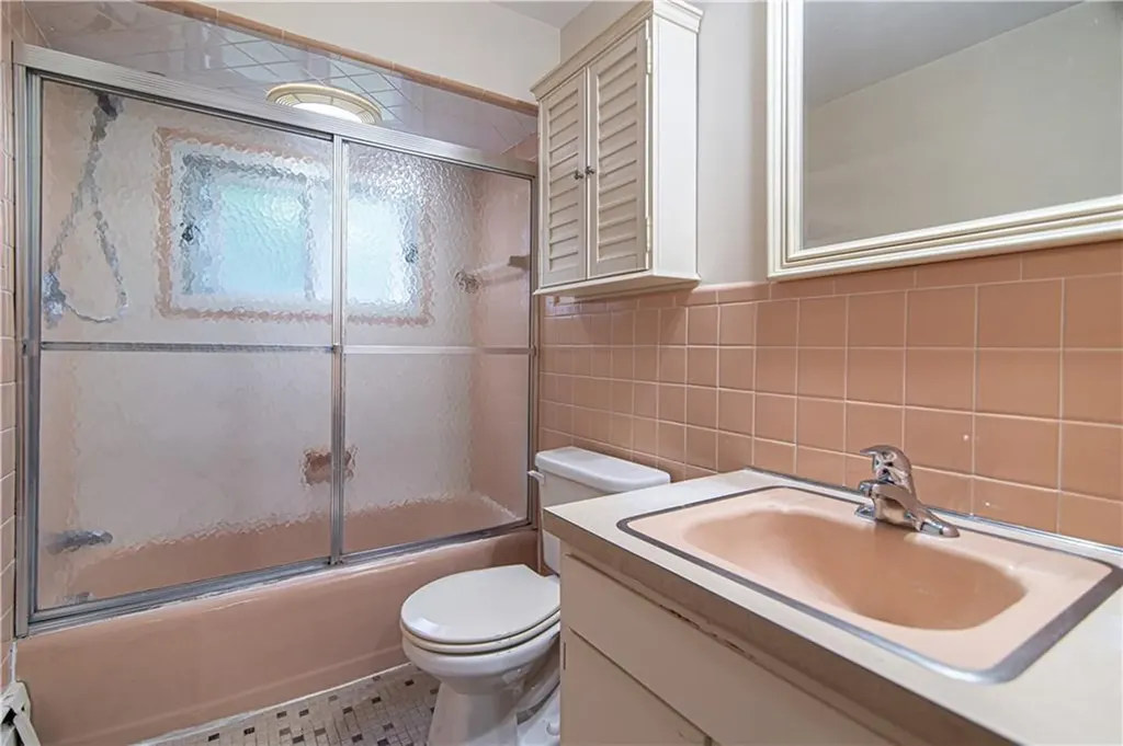 121 Brookdale Boulevard Pawtucket RI 02861