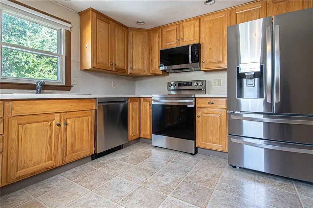 121 Brookdale Boulevard Pawtucket RI 02861