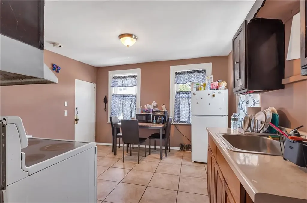 217 223 Plainfield Street Providence RI 02909