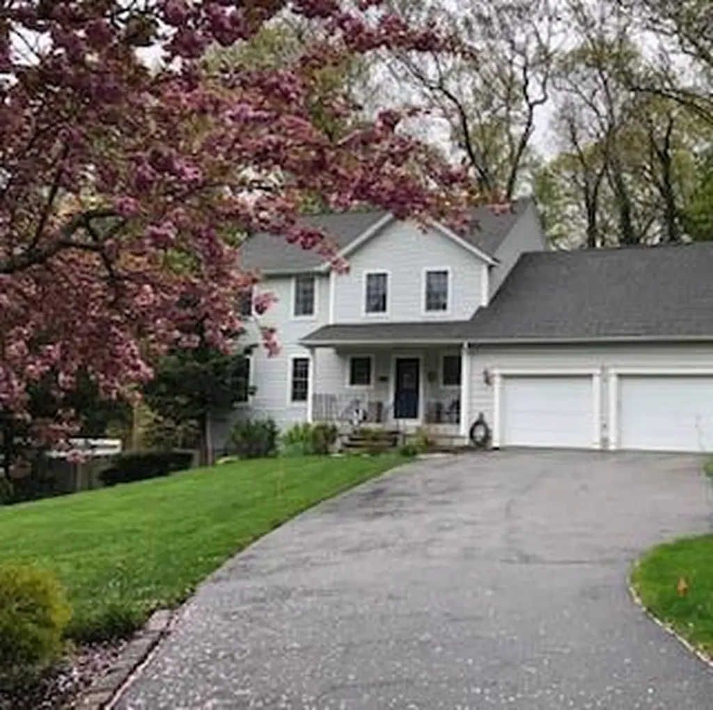 174 Highland Avenue Warwick RI 02886