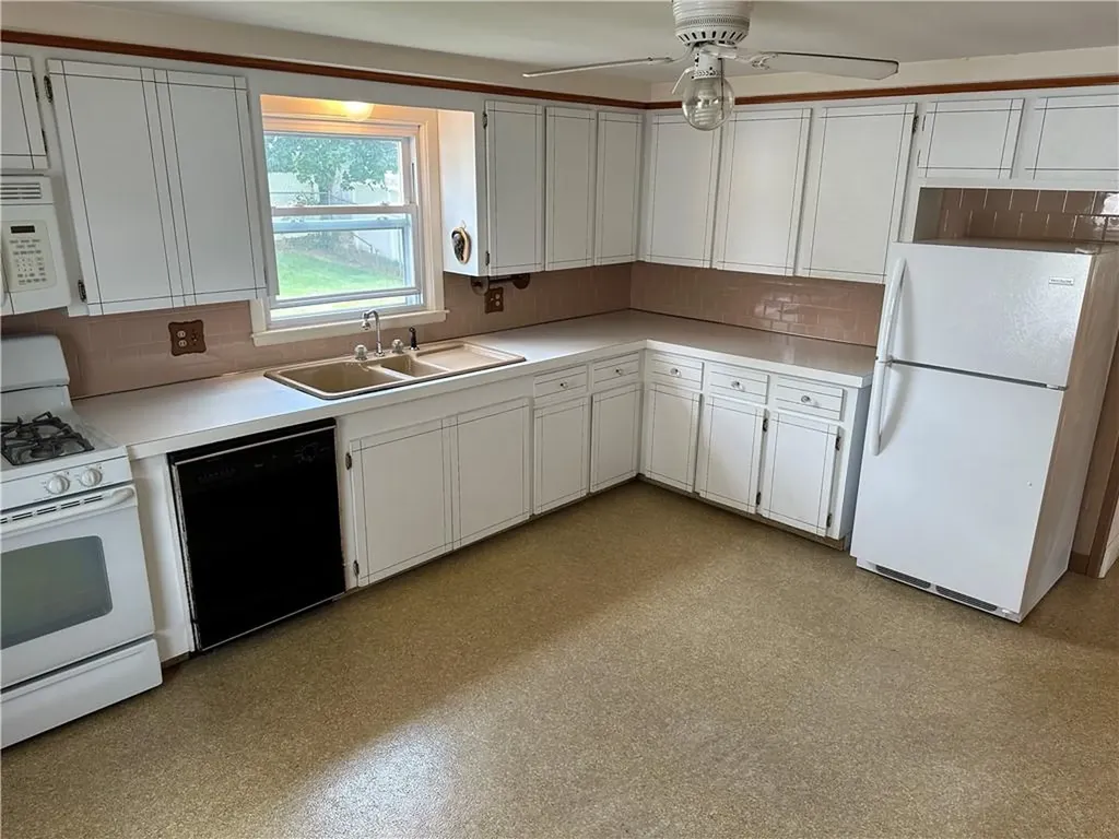 15 Chappy Street Cranston RI 02920