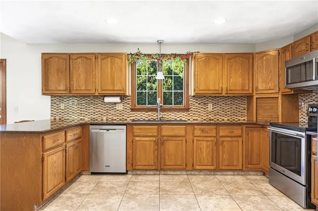 35 Cedar Bay Drive Warwick RI 02888