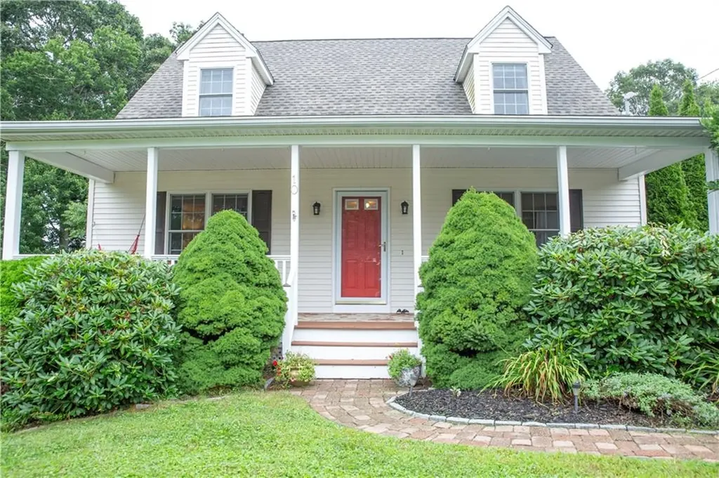 10 Tonkawa Avenue Westerly RI 02891