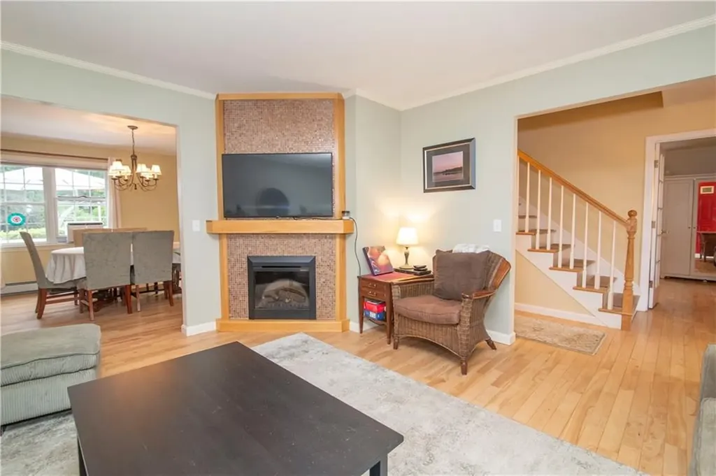 10 Tonkawa Avenue Westerly RI 02891