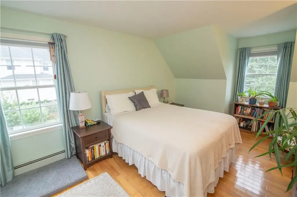 10 Tonkawa Avenue Westerly RI 02891