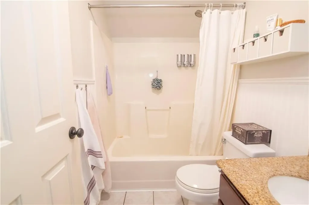 10 Tonkawa Avenue Westerly RI 02891