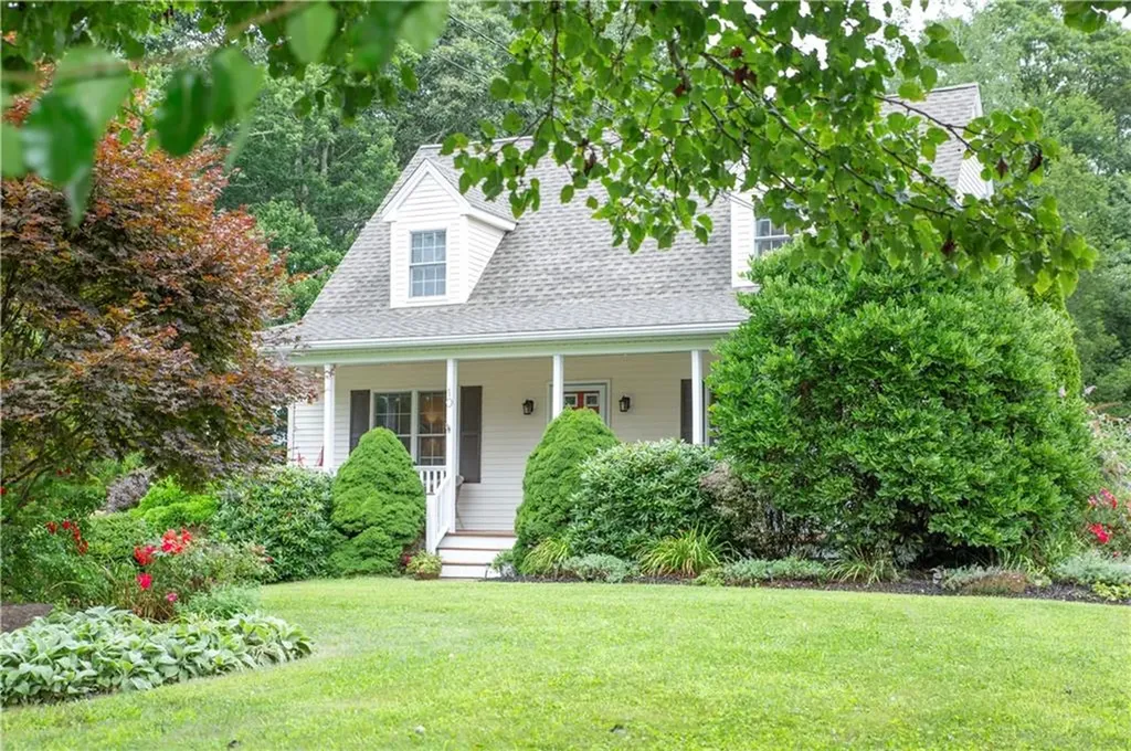 10 Tonkawa Avenue Westerly RI 02891