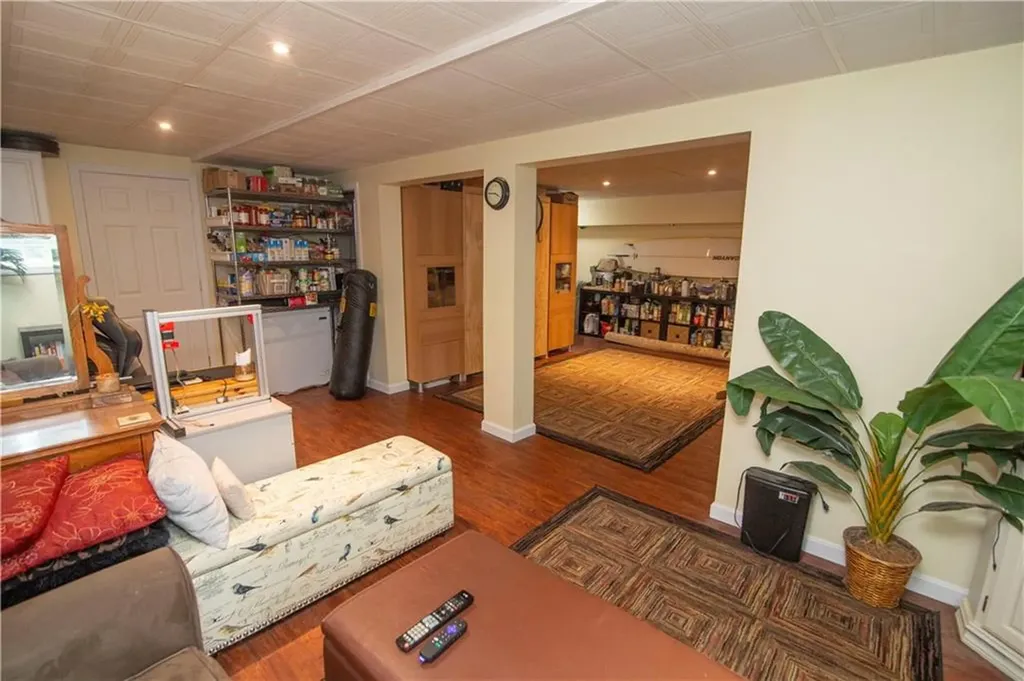 10 Tonkawa Avenue Westerly RI 02891