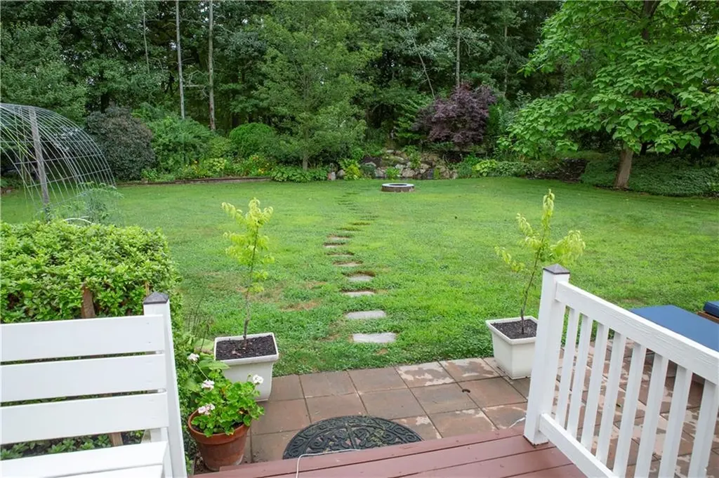 10 Tonkawa Avenue Westerly RI 02891