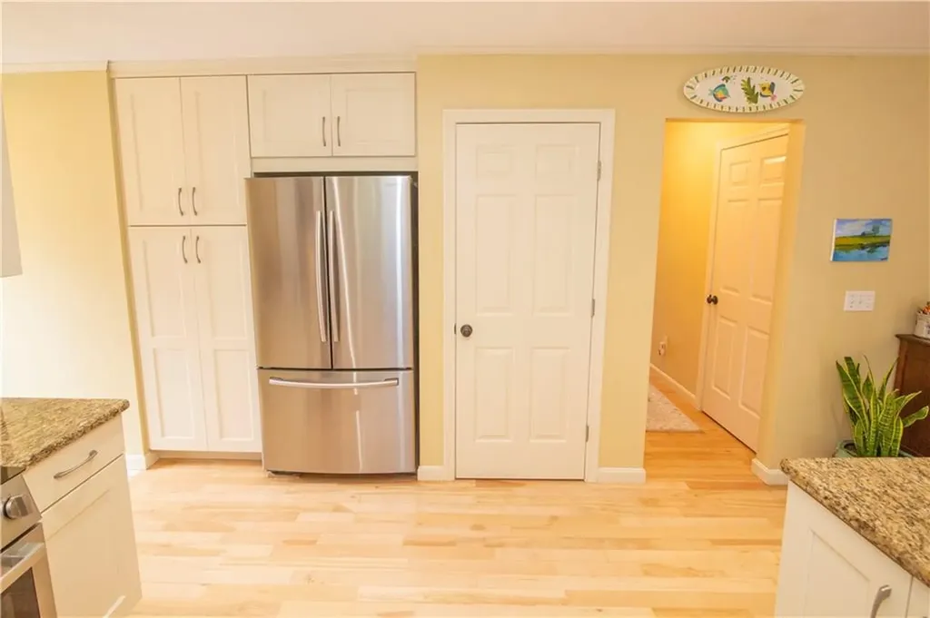 10 Tonkawa Avenue Westerly RI 02891