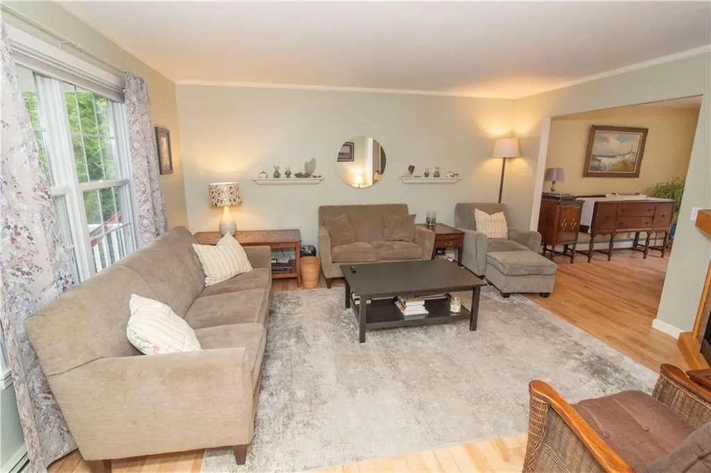 10 Tonkawa Avenue Westerly RI 02891