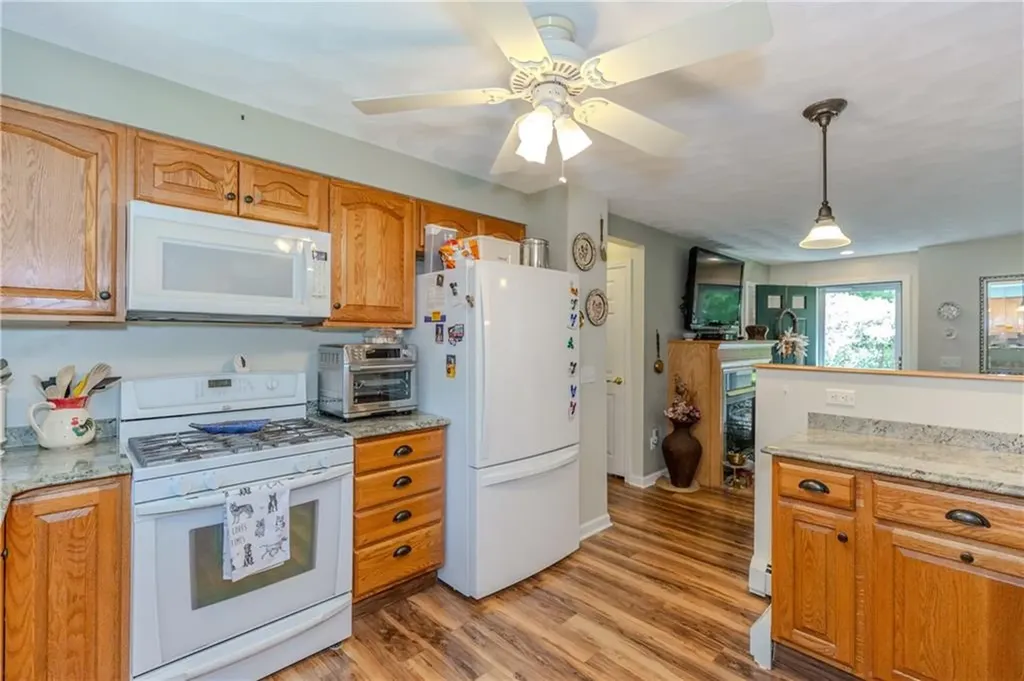 125 Posnegansett Avenue Warwick RI 02888