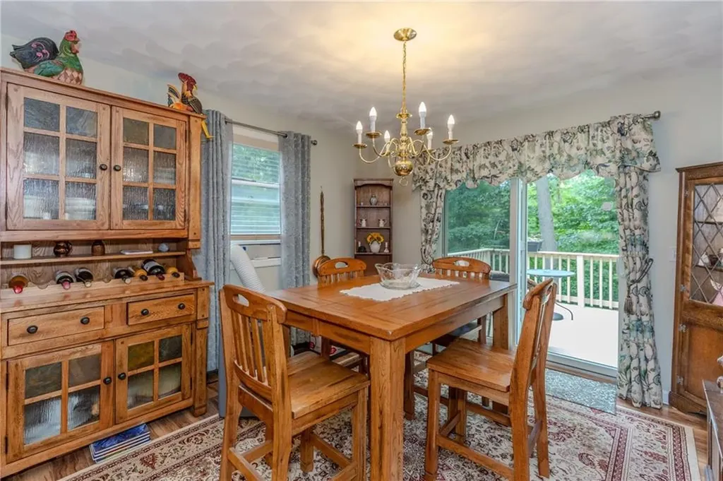 125 Posnegansett Avenue Warwick RI 02888
