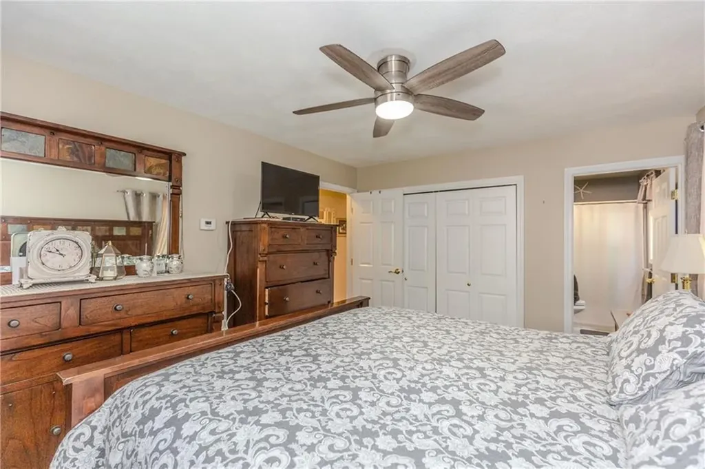 125 Posnegansett Avenue Warwick RI 02888