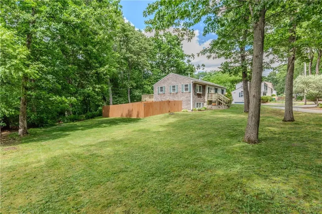 125 Posnegansett Avenue Warwick RI 02888