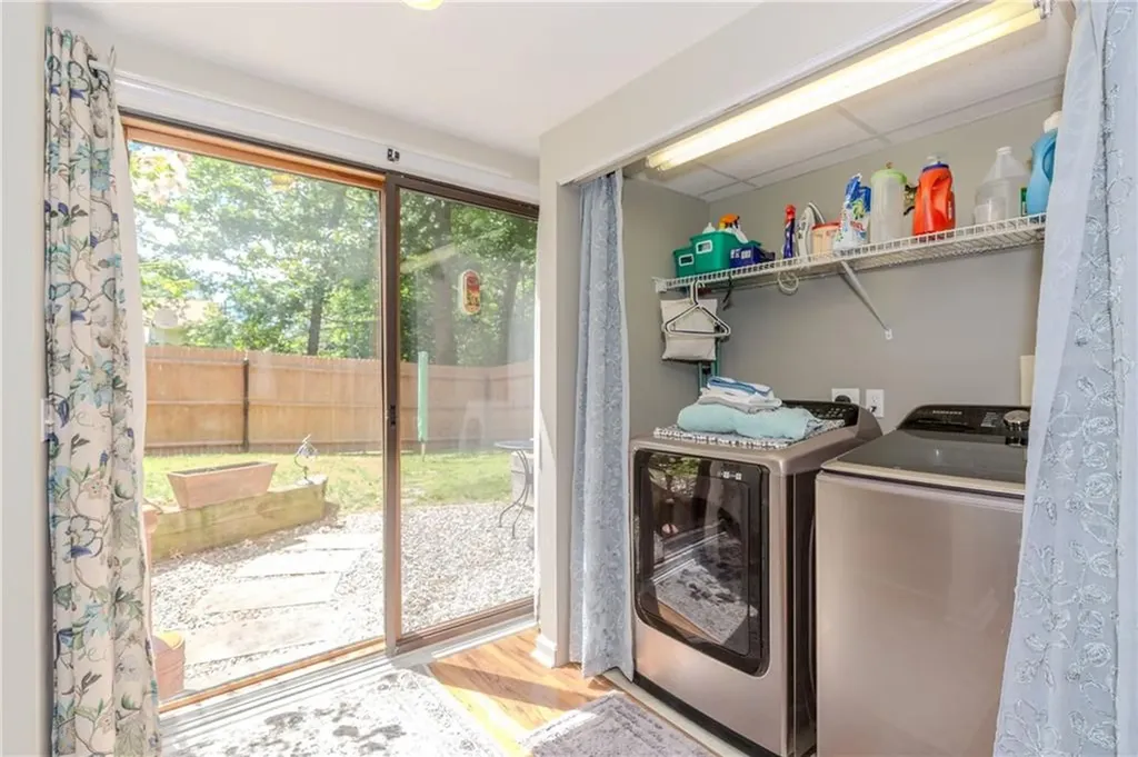 125 Posnegansett Avenue Warwick RI 02888