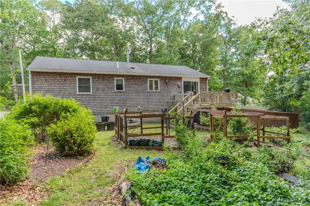 125 Posnegansett Avenue Warwick RI 02888