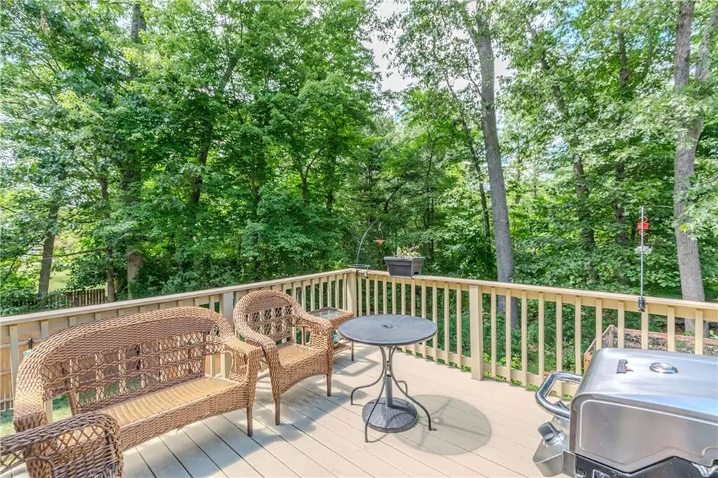125 Posnegansett Avenue Warwick RI 02888