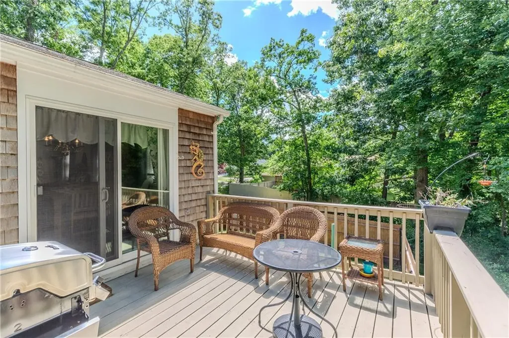 125 Posnegansett Avenue Warwick RI 02888