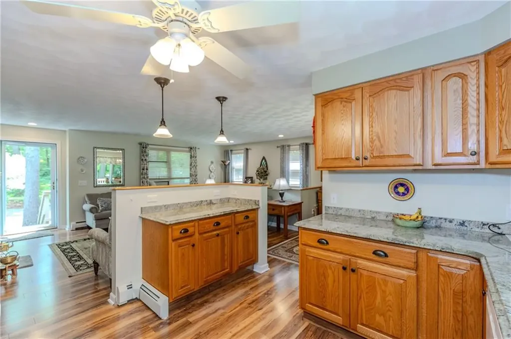 125 Posnegansett Avenue Warwick RI 02888
