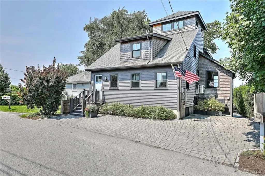 1282 Anthony Road Portsmouth RI 02871