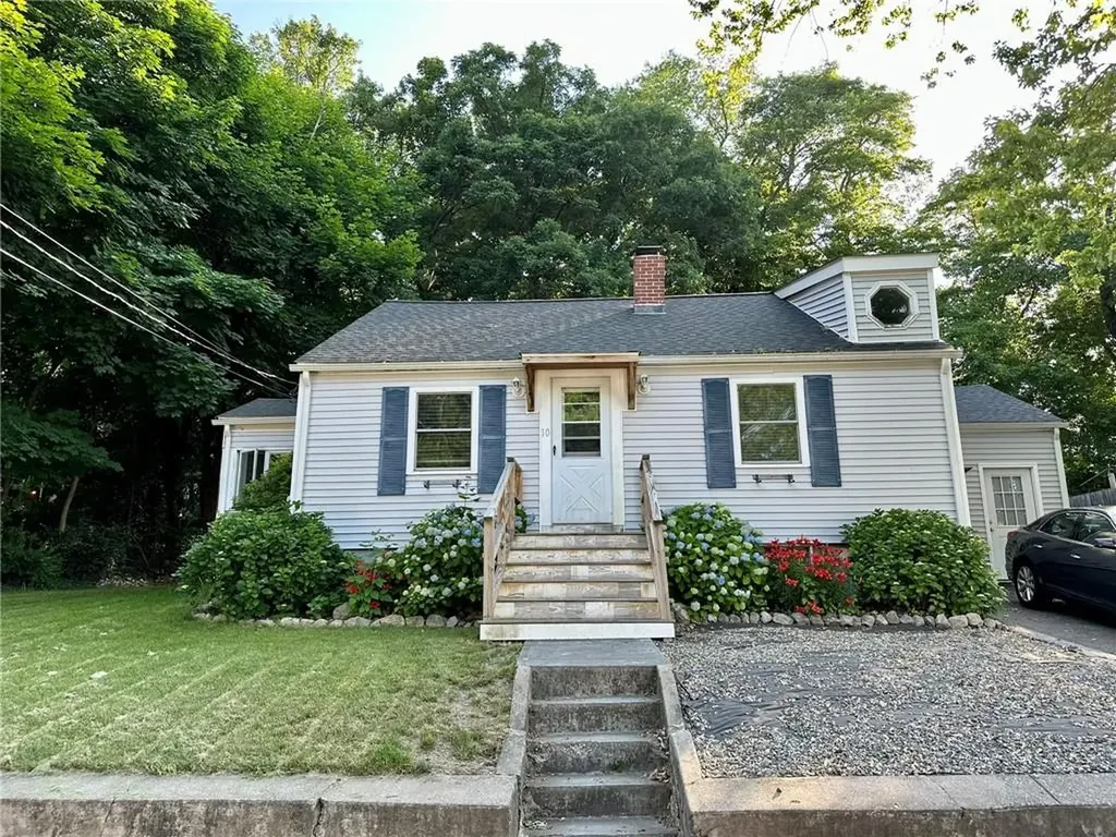 10 Harris Avenue Johnston RI 02919
