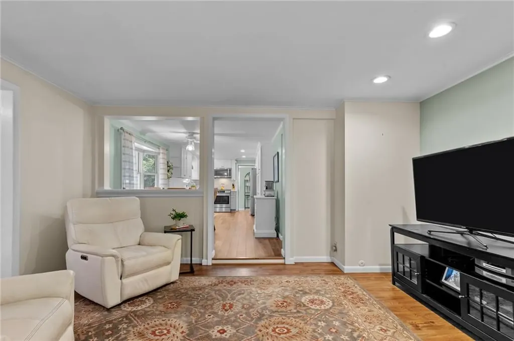 71 Acre Avenue Barrington RI 02806