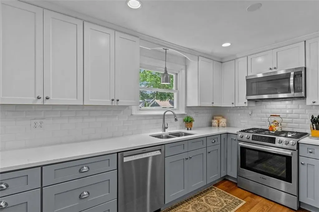 71 Acre Avenue Barrington RI 02806