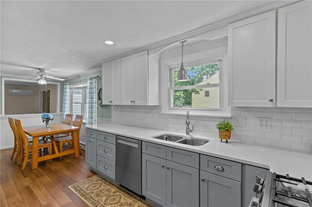 71 Acre Avenue Barrington RI 02806
