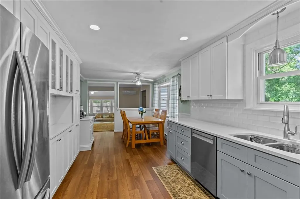 71 Acre Avenue Barrington RI 02806