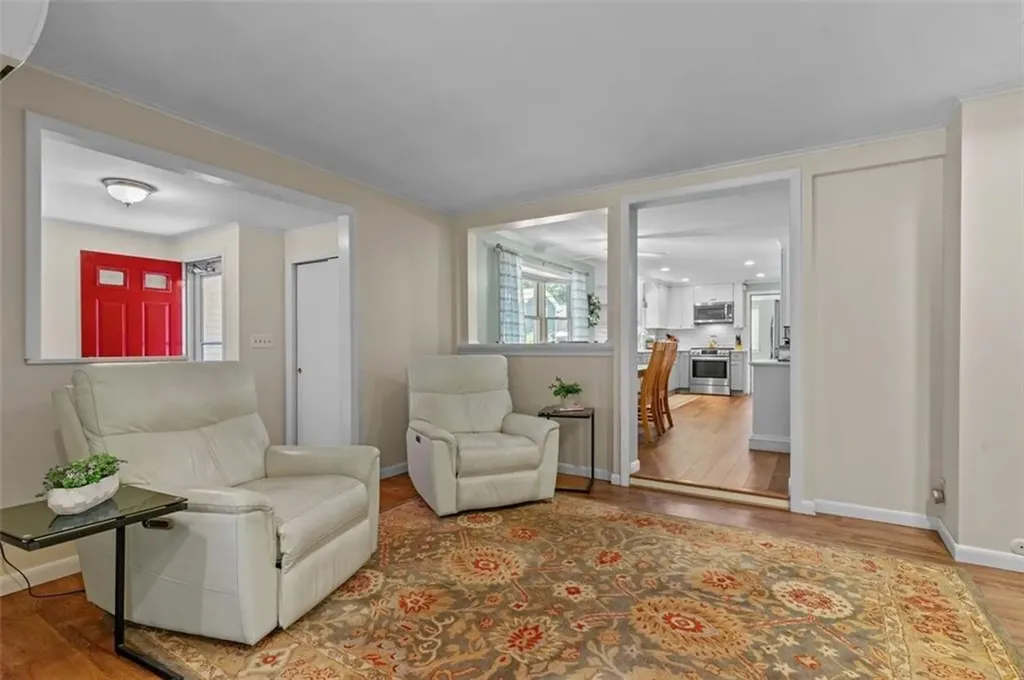 71 Acre Avenue Barrington RI 02806