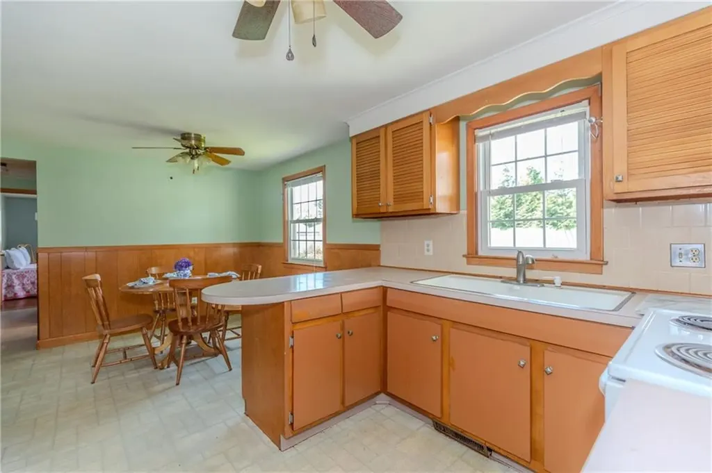 47 Foxcroft Avenue Warwick RI 02889
