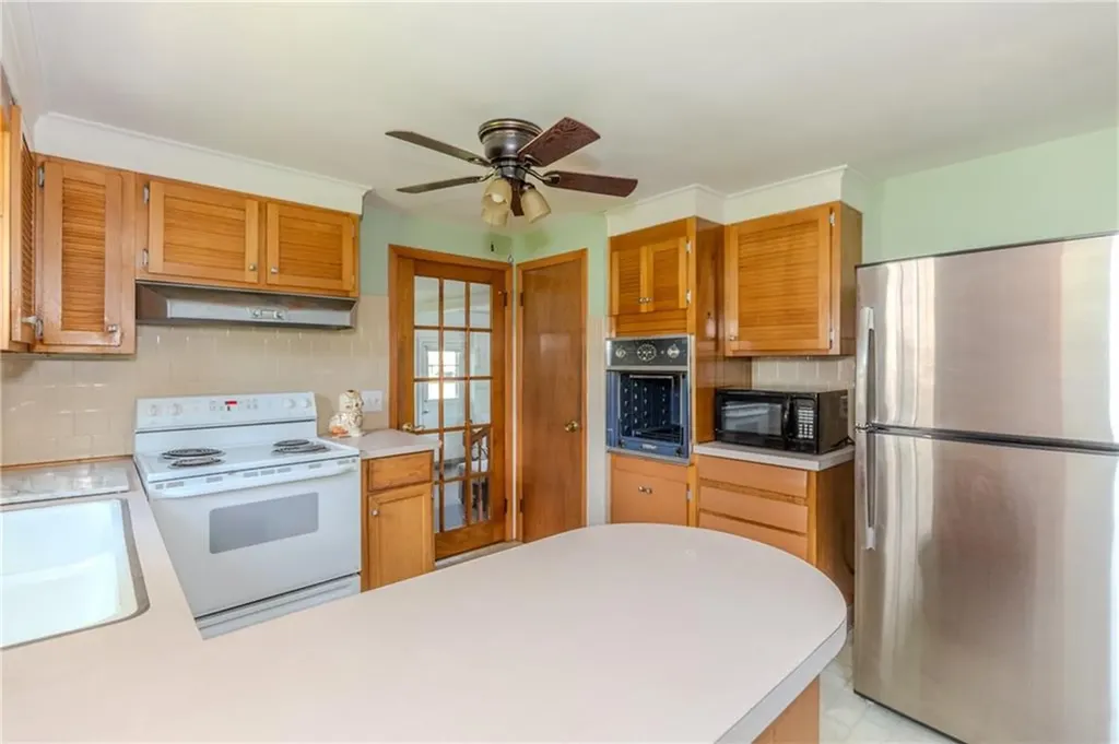 47 Foxcroft Avenue Warwick RI 02889