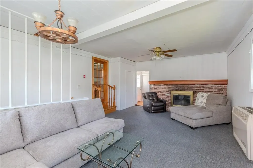 47 Foxcroft Avenue Warwick RI 02889