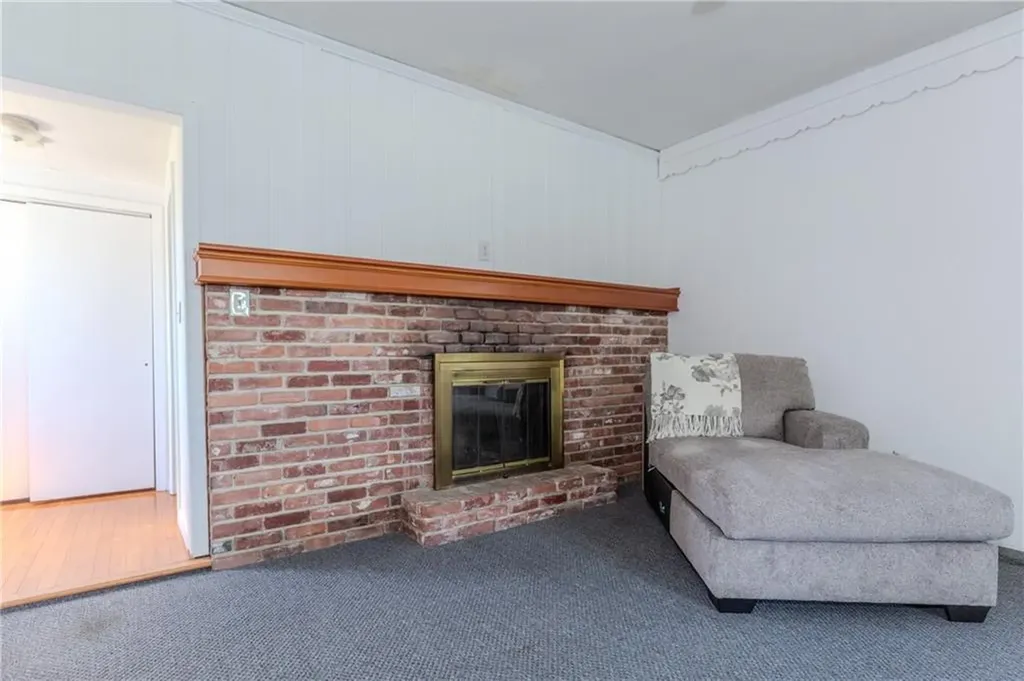 47 Foxcroft Avenue Warwick RI 02889