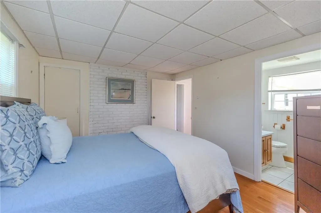 47 Foxcroft Avenue Warwick RI 02889