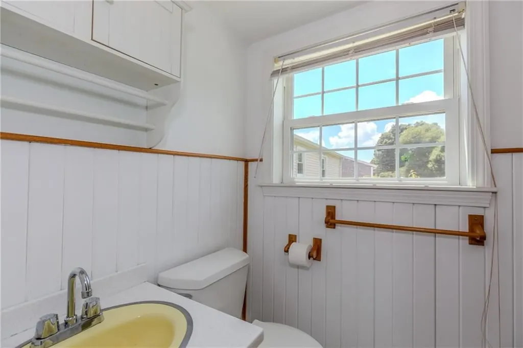 47 Foxcroft Avenue Warwick RI 02889