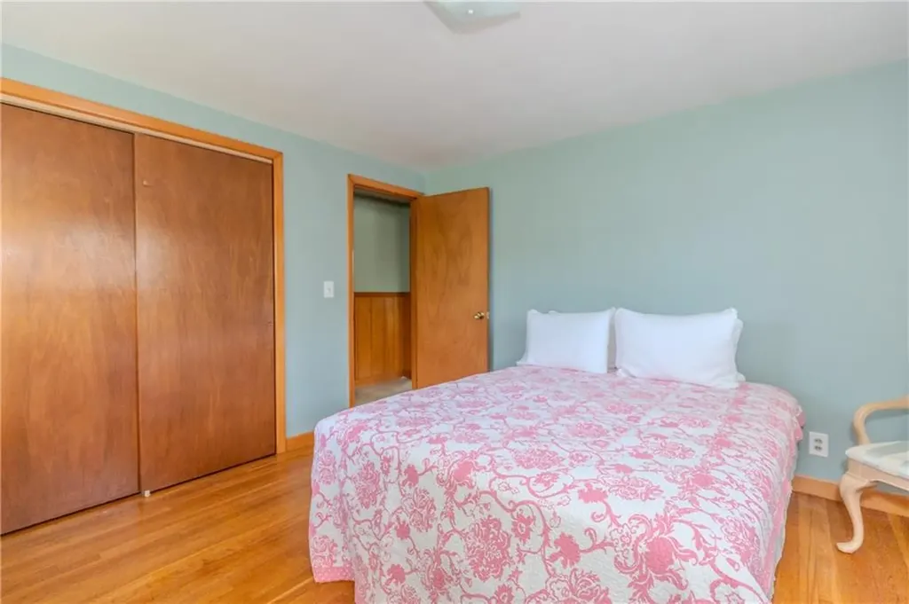 47 Foxcroft Avenue Warwick RI 02889
