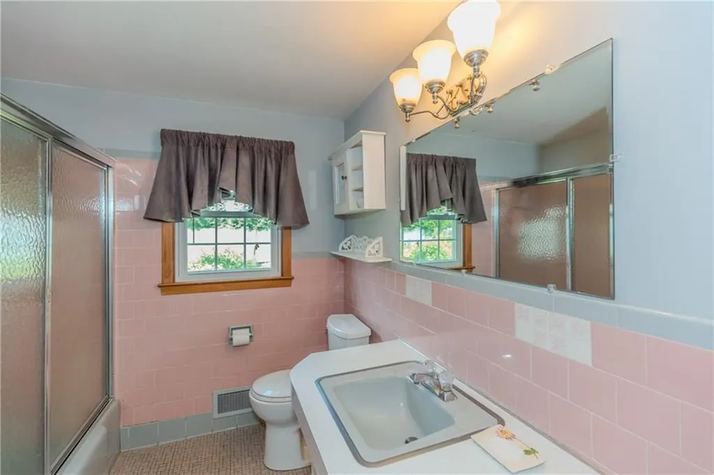 47 Foxcroft Avenue Warwick RI 02889