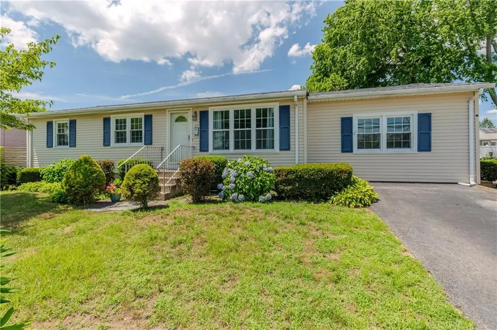 47 Foxcroft Avenue Warwick RI 02889