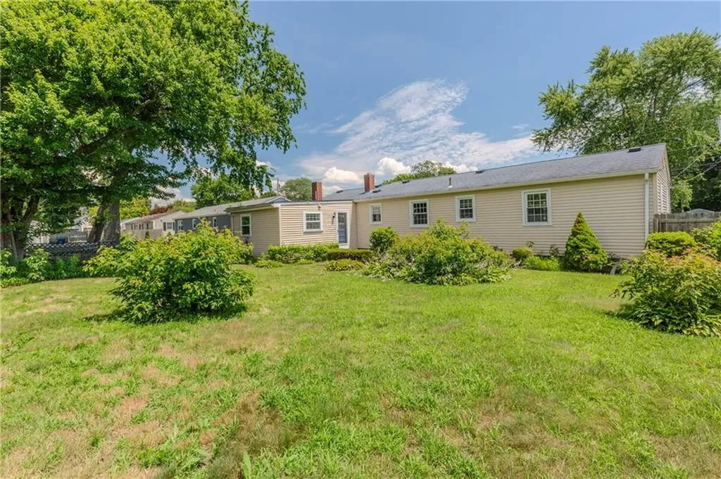 47 Foxcroft Avenue Warwick RI 02889