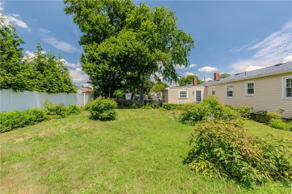 47 Foxcroft Avenue Warwick RI 02889
