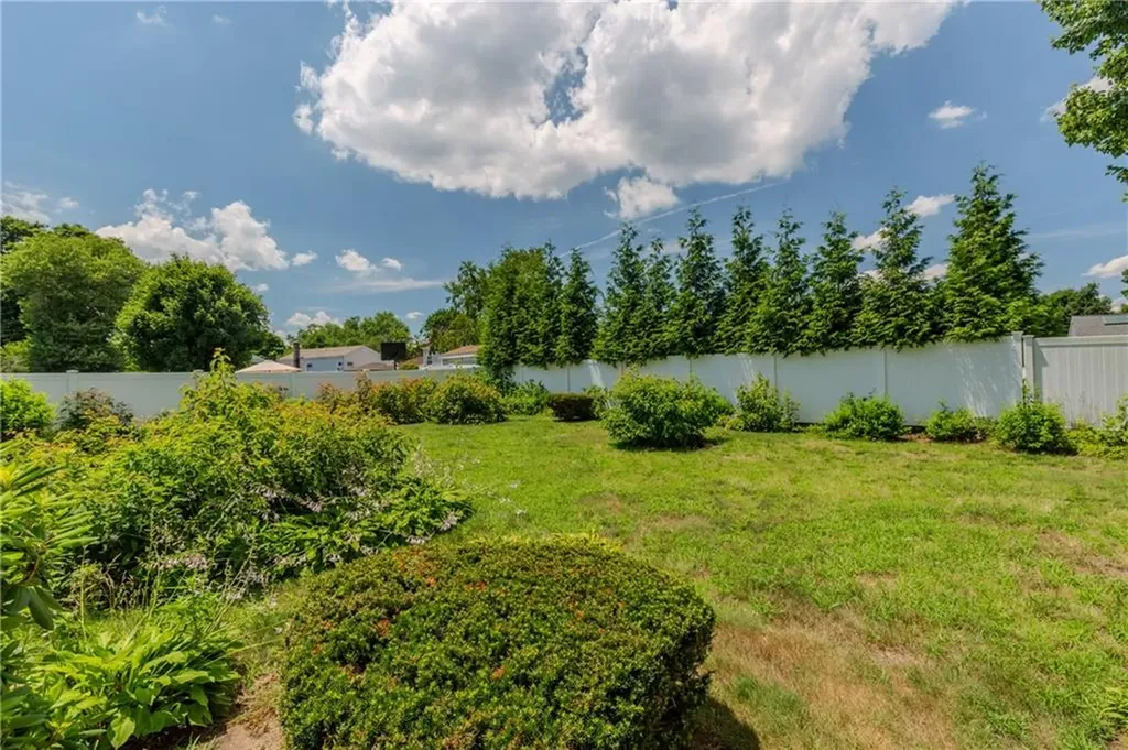 47 Foxcroft Avenue Warwick RI 02889