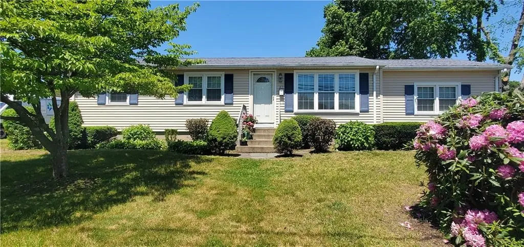 47 Foxcroft Avenue Warwick RI 02889