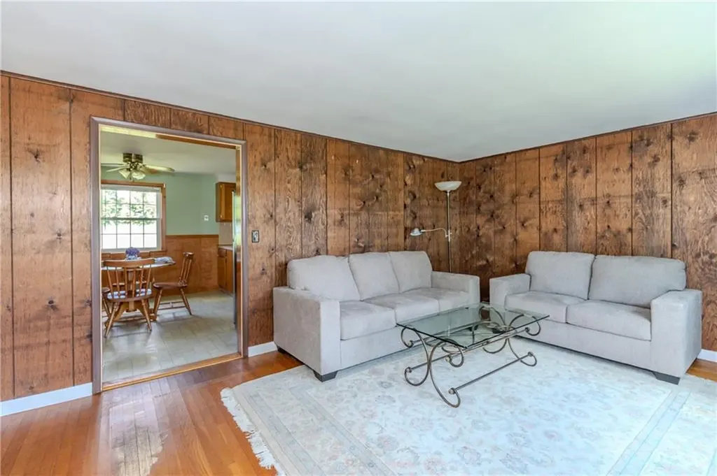 47 Foxcroft Avenue Warwick RI 02889