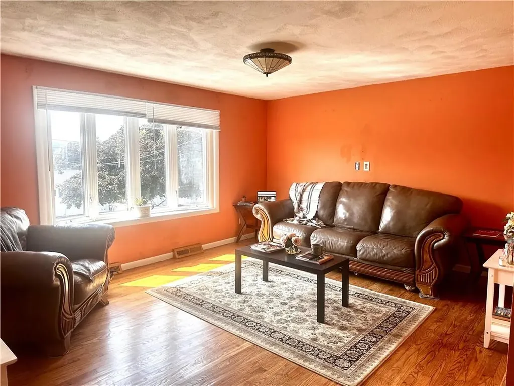 130 Woodland Avenue Cranston RI 02920